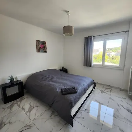 Apartman Spacieux 3 Et Balcon