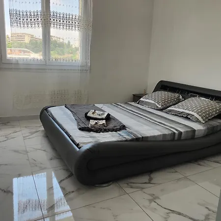Apartament Spacieux 3 Et Balcon