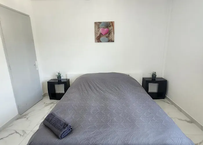 Spacieux 3 Et Balcon דירה ניס