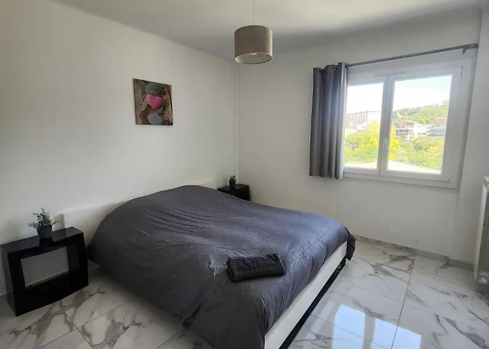 Appartement Spacieux 3 Et Balcon
